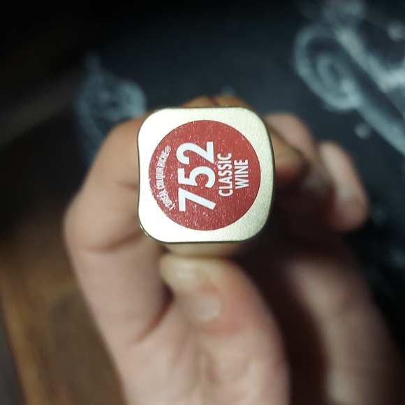 💝🍭Classic Wine L’Oréal Lipstick - Picture 4 of 7